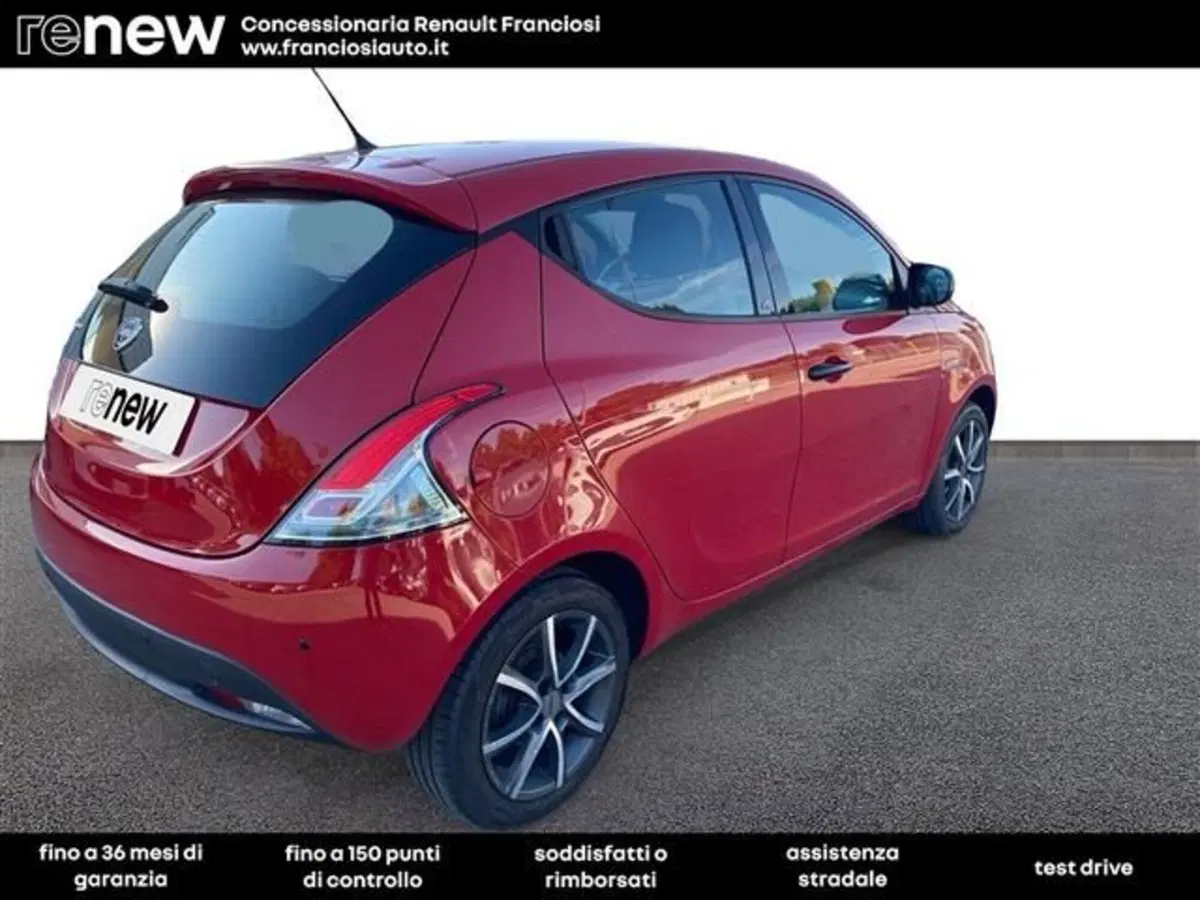 Lancia Ypsilon usata a Modena (4)