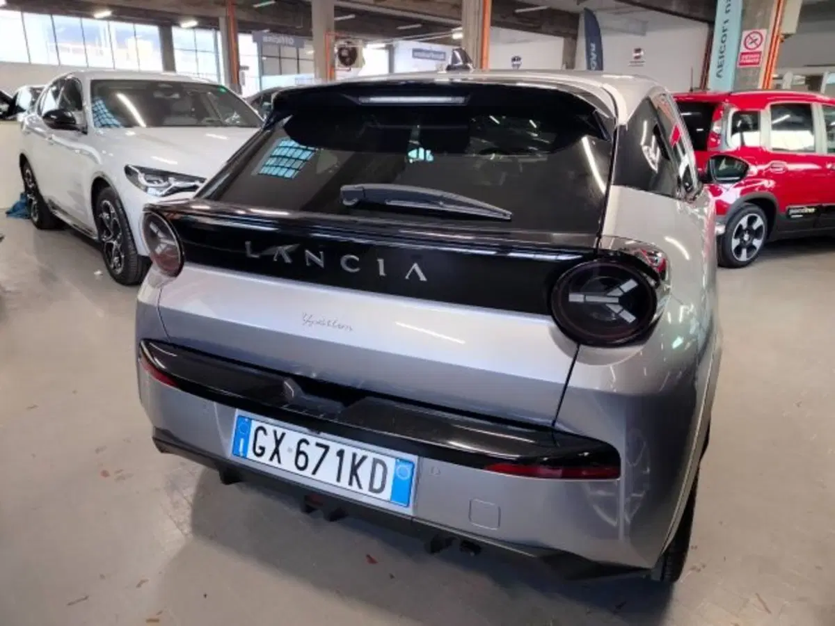 Lancia Ypsilon usata a Forlì-Cesena (10)