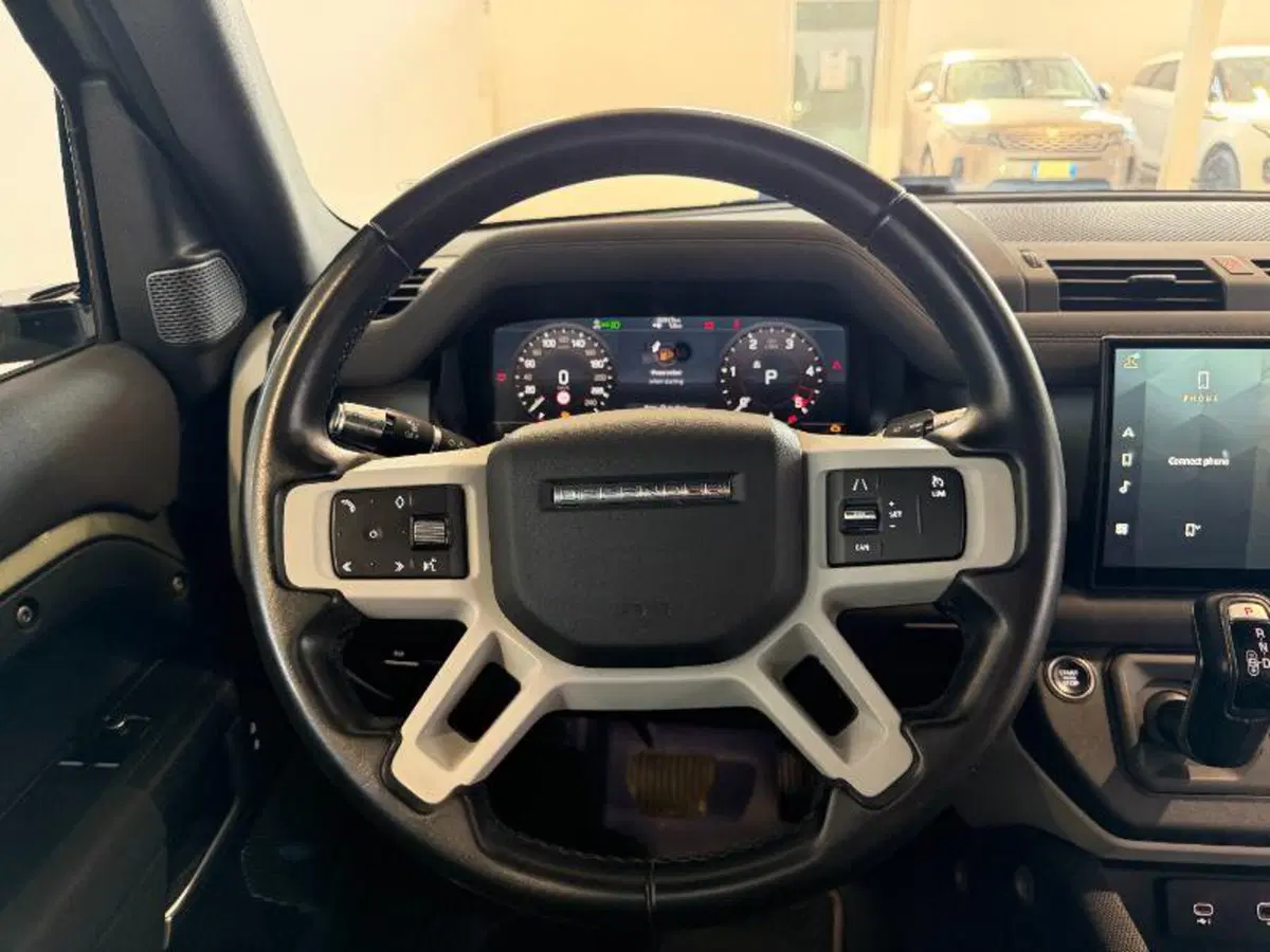 Land Rover Defender usata a Venezia (18)