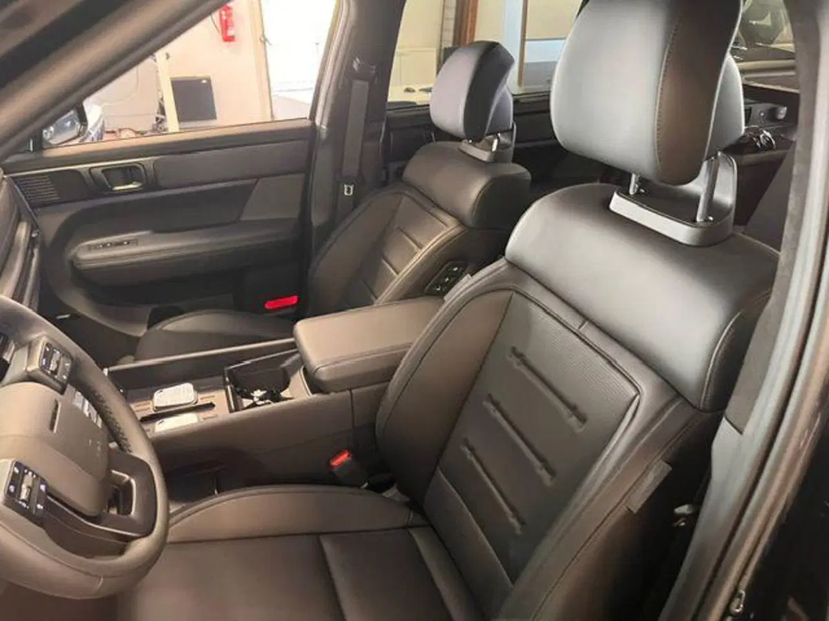 Hyundai Santa Fe nuova a Verbano Cusio Ossola (16)