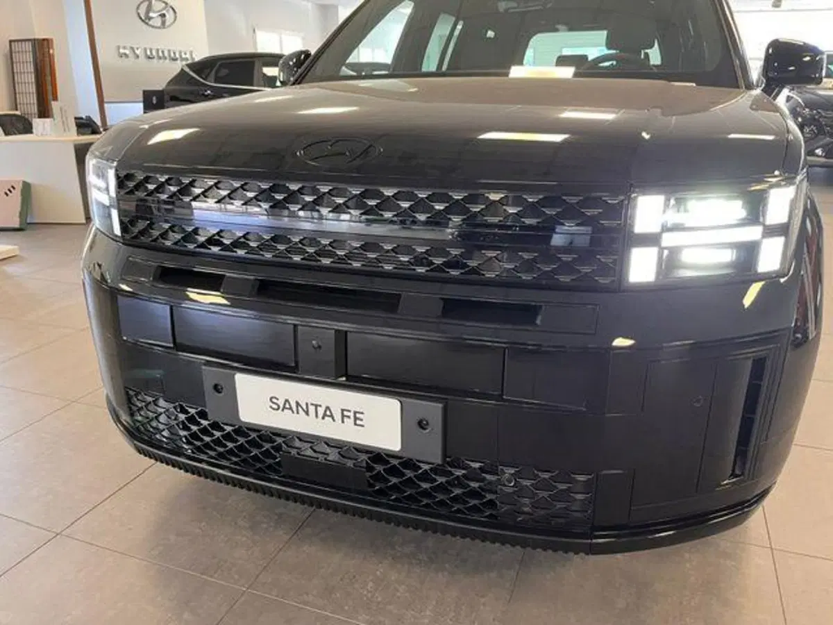 Hyundai Santa Fe nuova a Verbano Cusio Ossola (4)