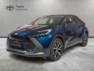 Toyota Toyota C-HR 2.0 phev Trend fwd e-cvt del 2025 usata a Civate