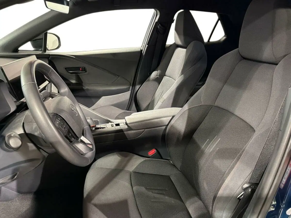 Toyota Toyota C-HR usata a Lecco (17)