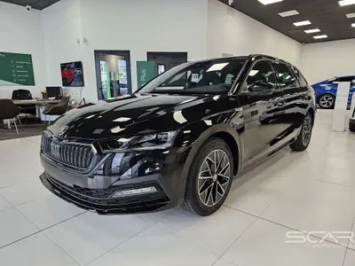 Skoda Octavia Station Wagon 2.0 TDI EVO SCR 150 CV DSG 4x4 Wagon Sportline del 2023 usata a Livorno