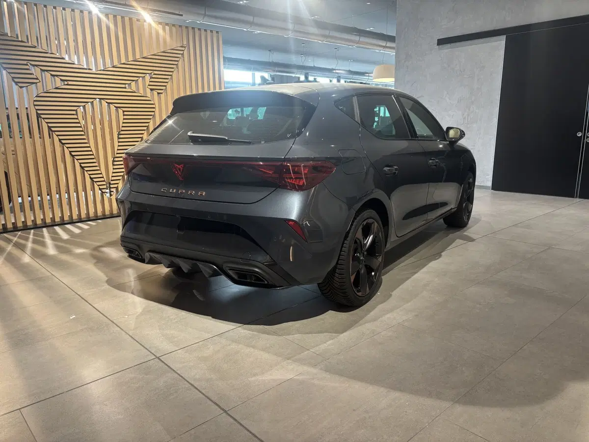 Cupra Leon nuova a Ferrara (5)