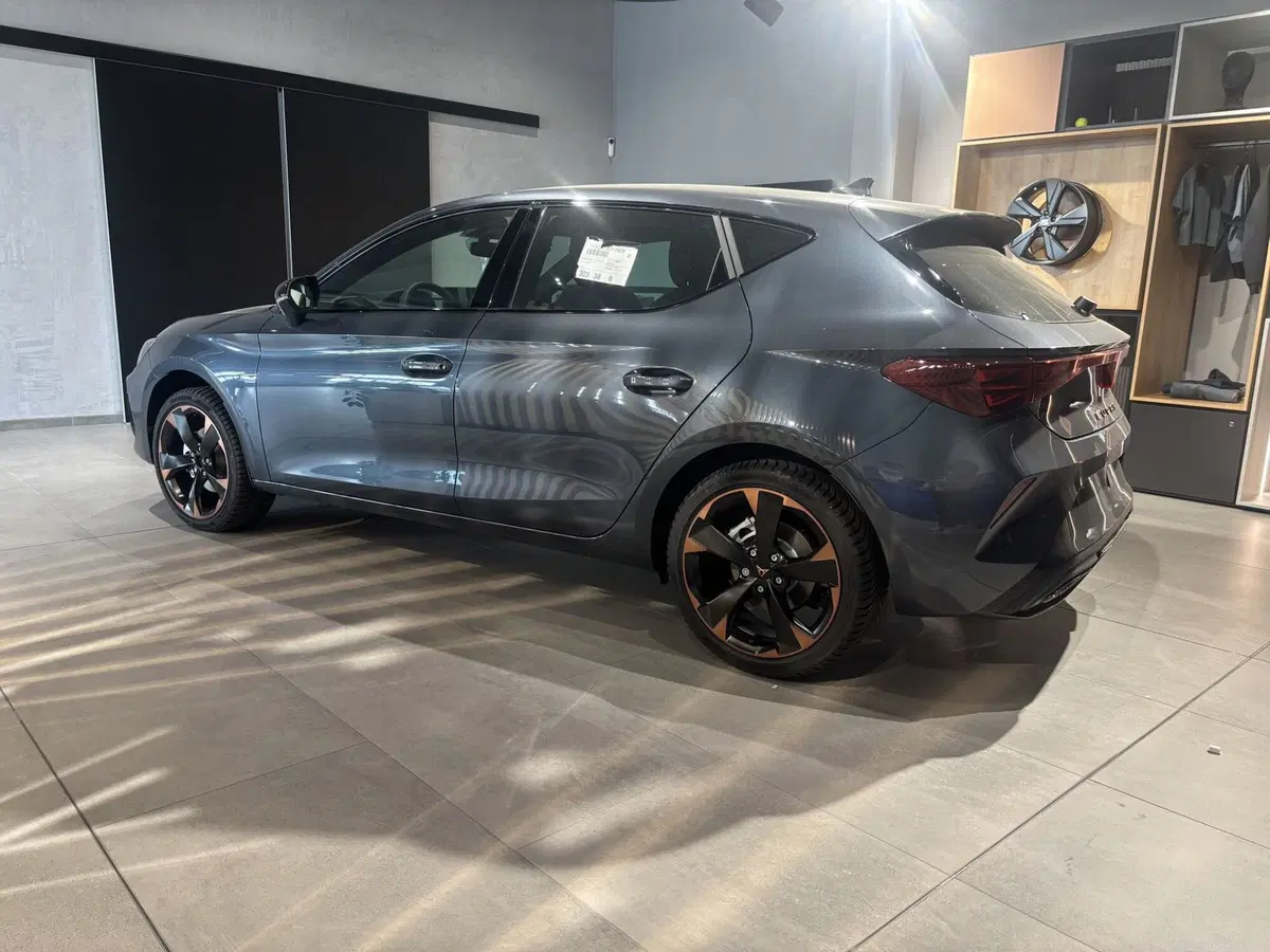 Cupra Leon nuova a Ferrara (7)