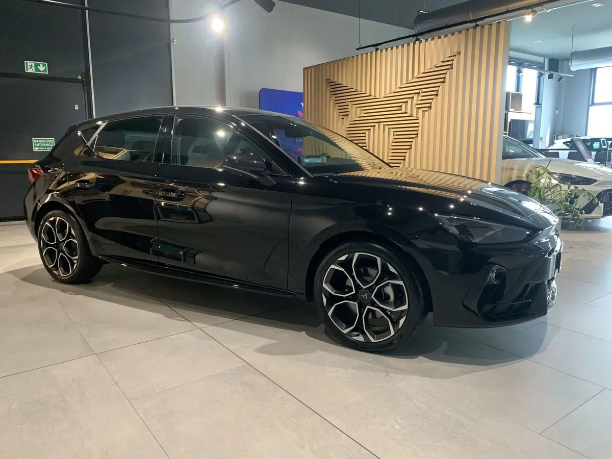 Cupra Leon nuova a Ferrara (3)