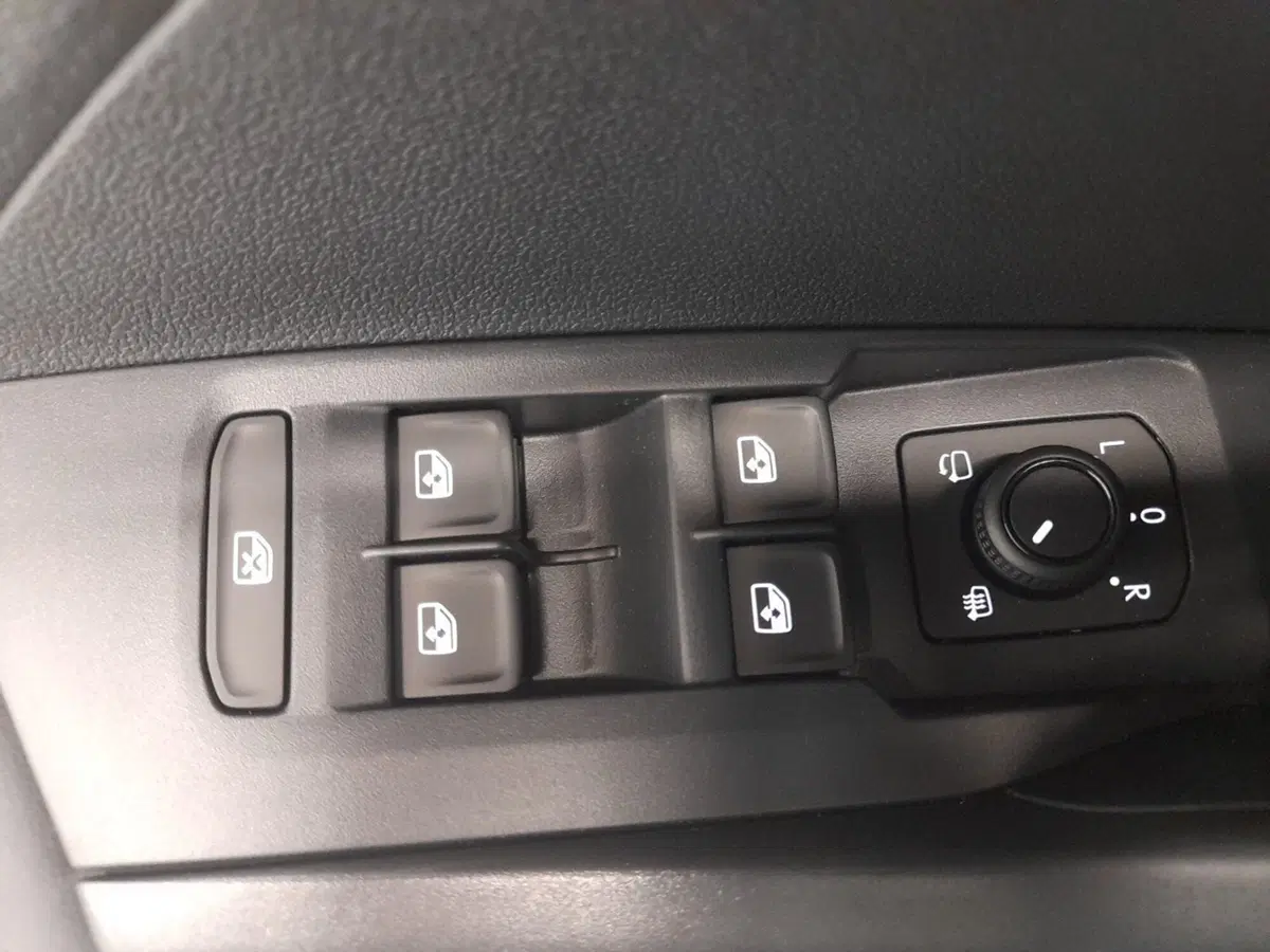 Volkswagen T-Cross nuova a Bologna (9)