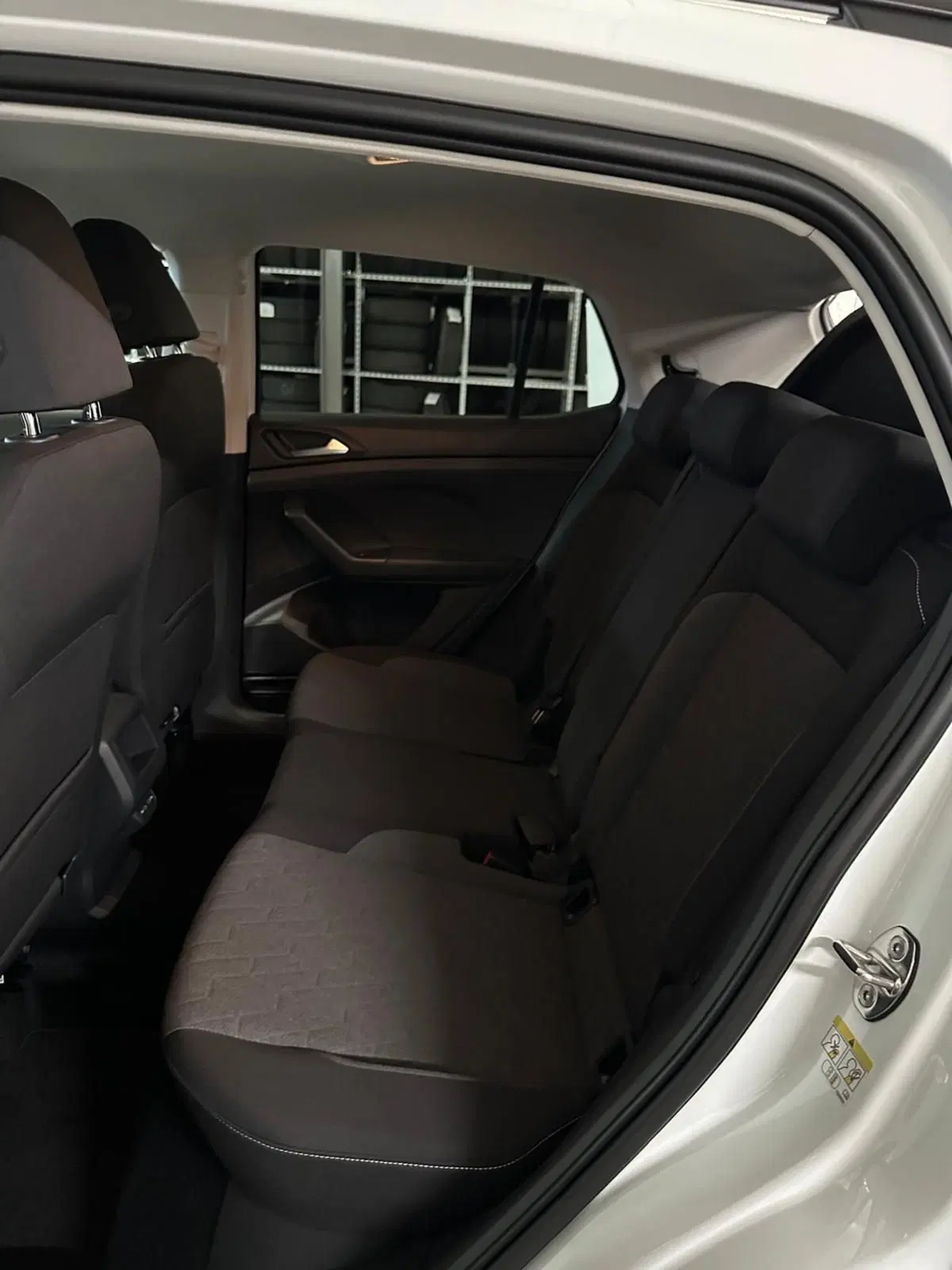 Volkswagen T-Cross nuova a Lecco (10)