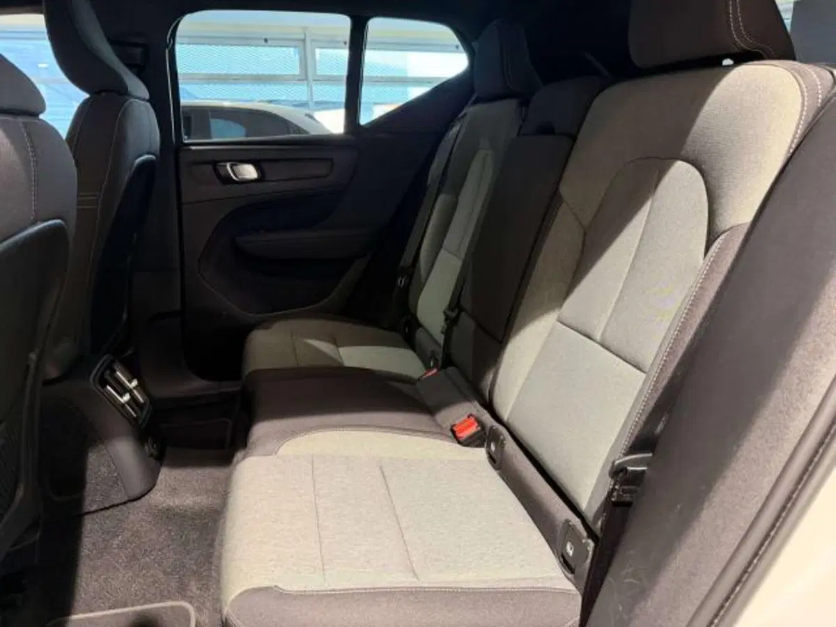 Volvo XC40 usata a Savona (15)