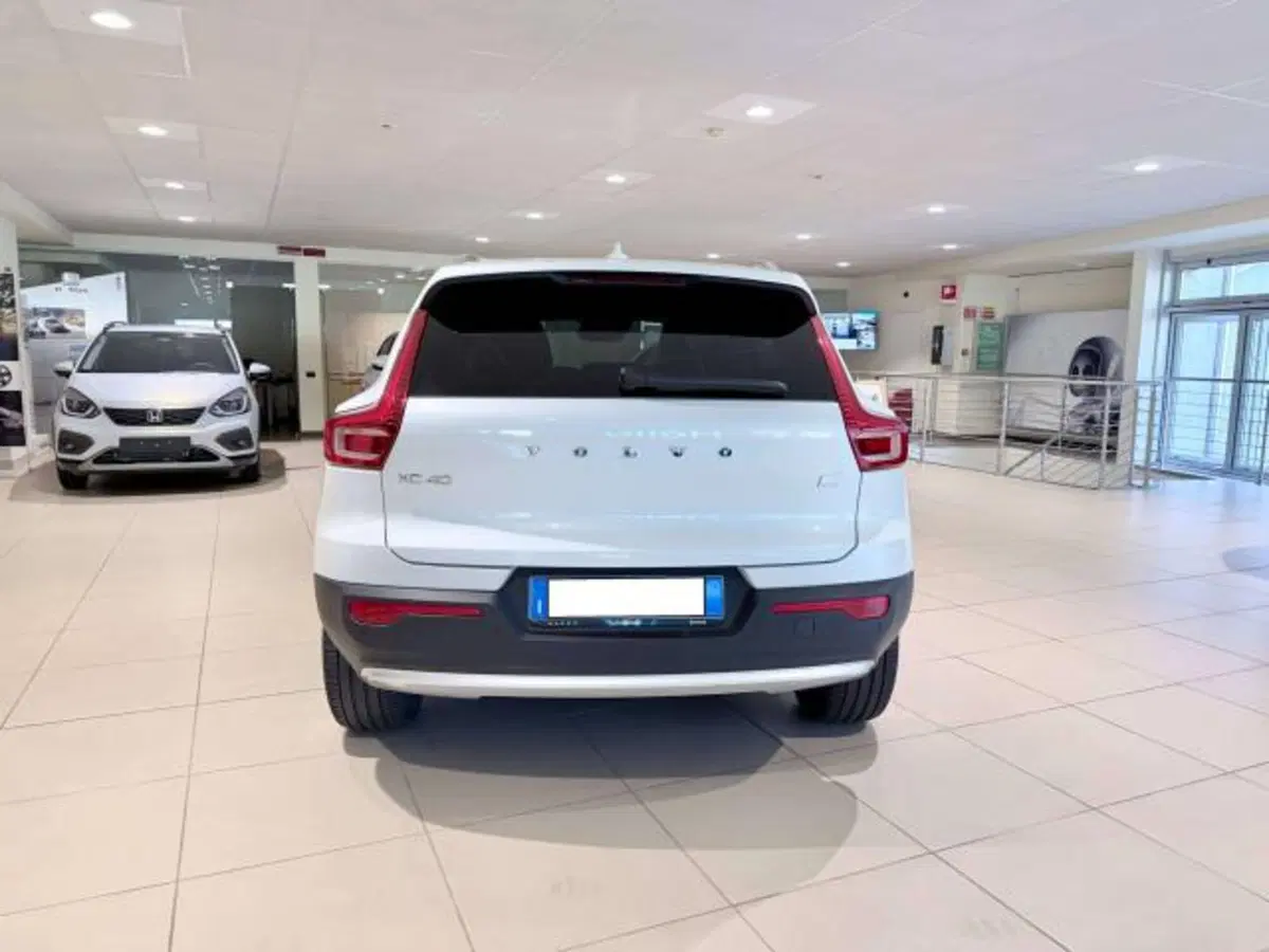 Volvo XC40 usata a Savona (7)