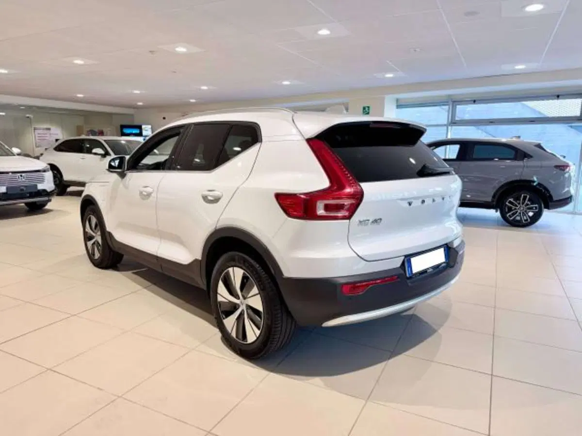 Volvo XC40 usata a Savona (8)