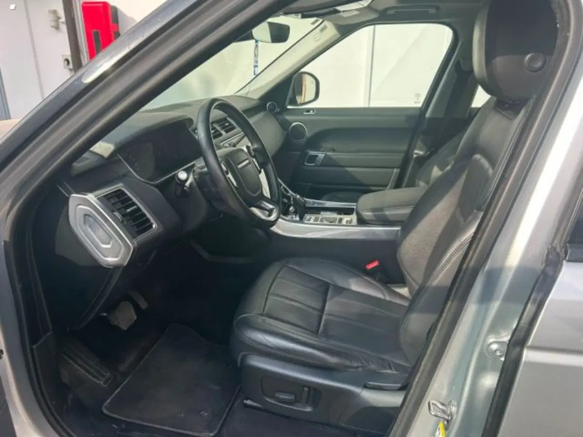 Land Rover Range Rover Sport usata a Lucca (8)
