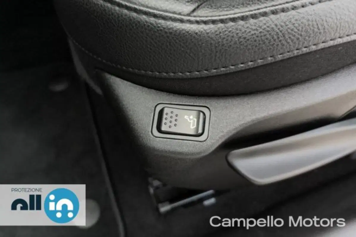 Jeep Compass usata a Venezia (17)