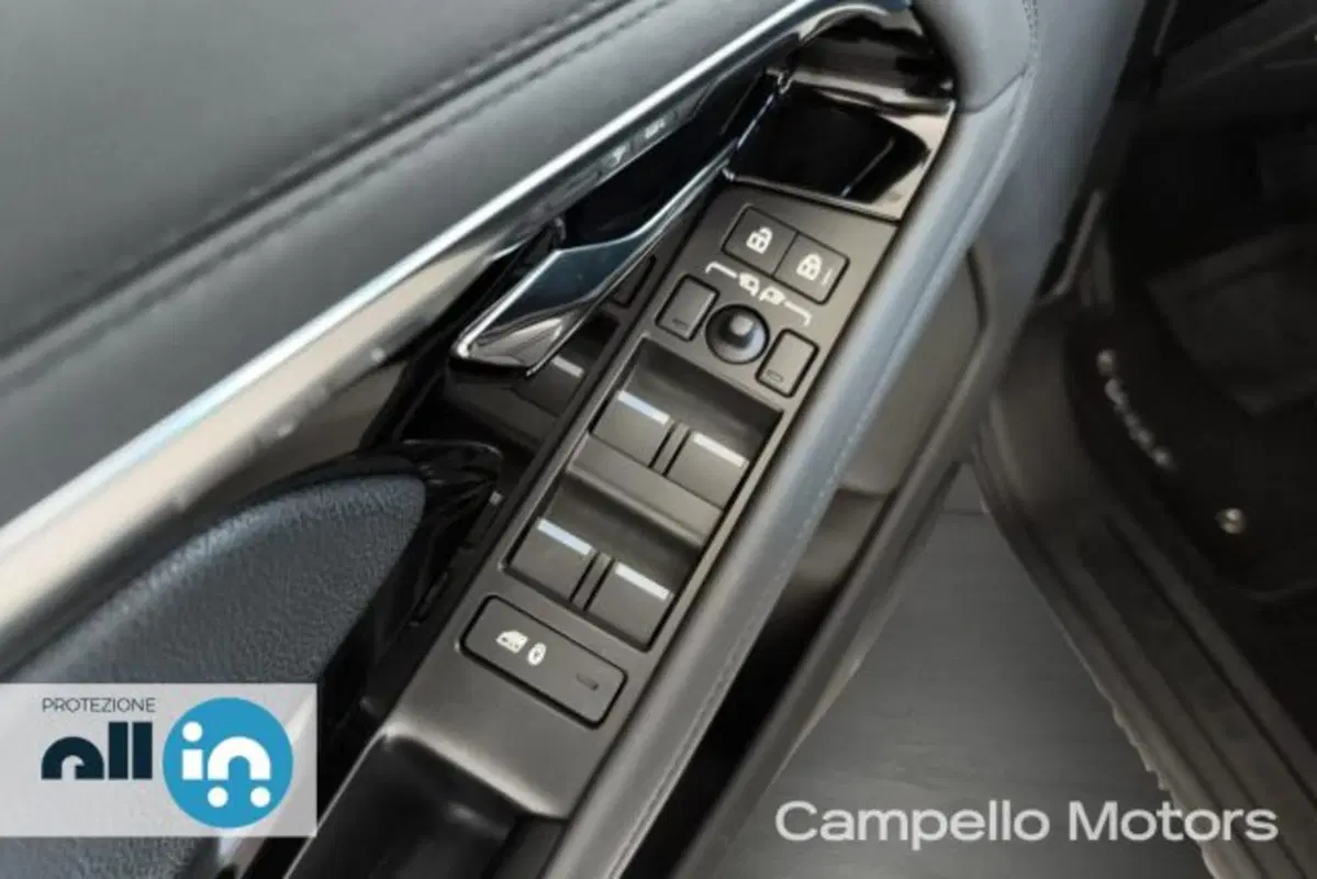 Land Rover Range Rover Evoque usata a Venezia (16)