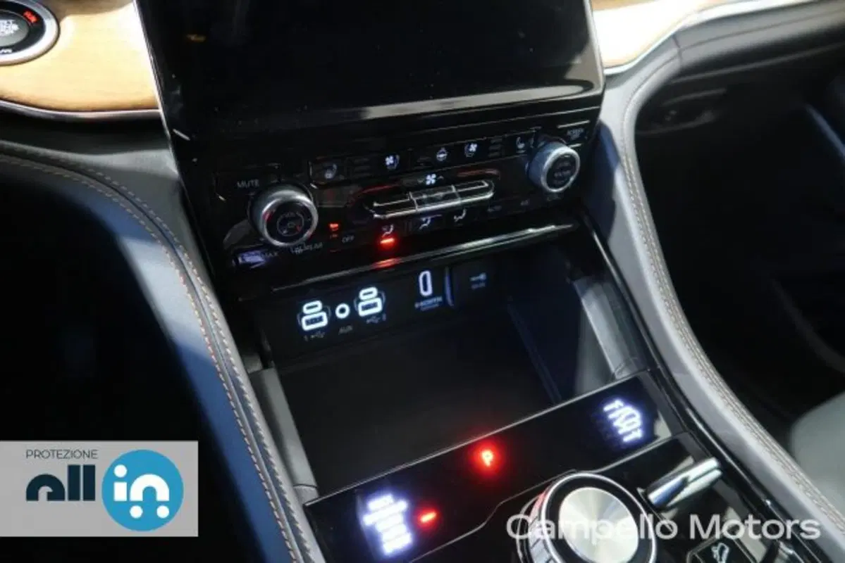 Jeep Grand Cherokee usata a Venezia (11)