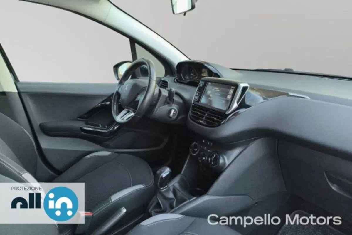Peugeot 208 usata a Venezia (14)