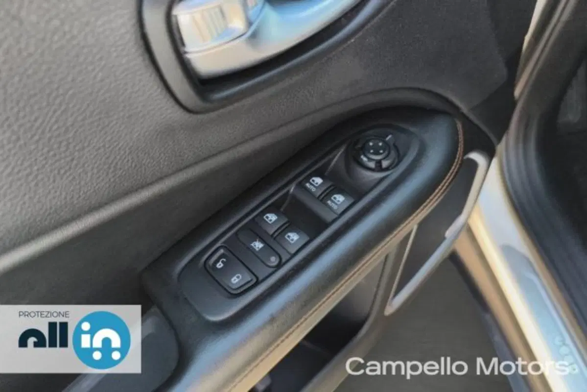 Jeep Compass usata a Venezia (17)