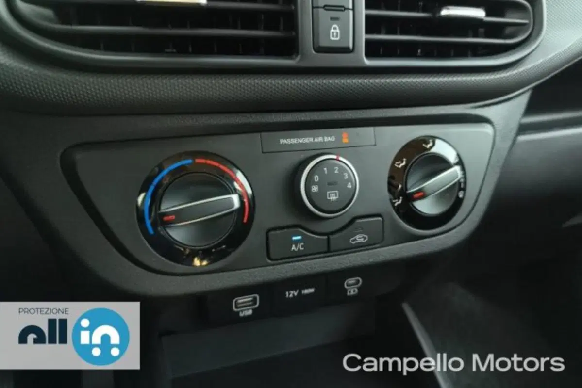Hyundai i10 usata a Venezia (12)