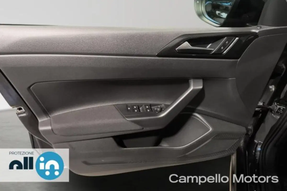 Volkswagen Taigo usata a Venezia (12)