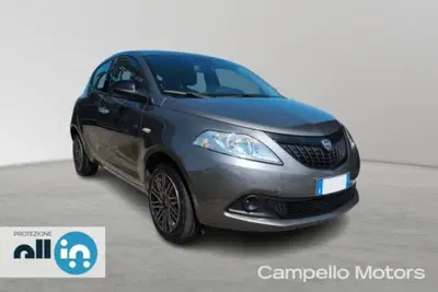 Lancia Ypsilon 1.0 FireFly 5 porte S&amp;S Hybrid Silver Plus del 2023 usata a Venezia