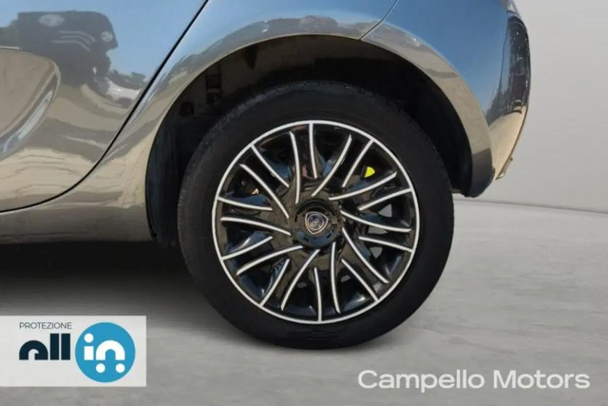 Lancia Ypsilon usata a Venezia (15)