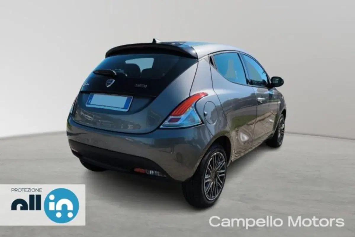 Lancia Ypsilon usata a Venezia (3)