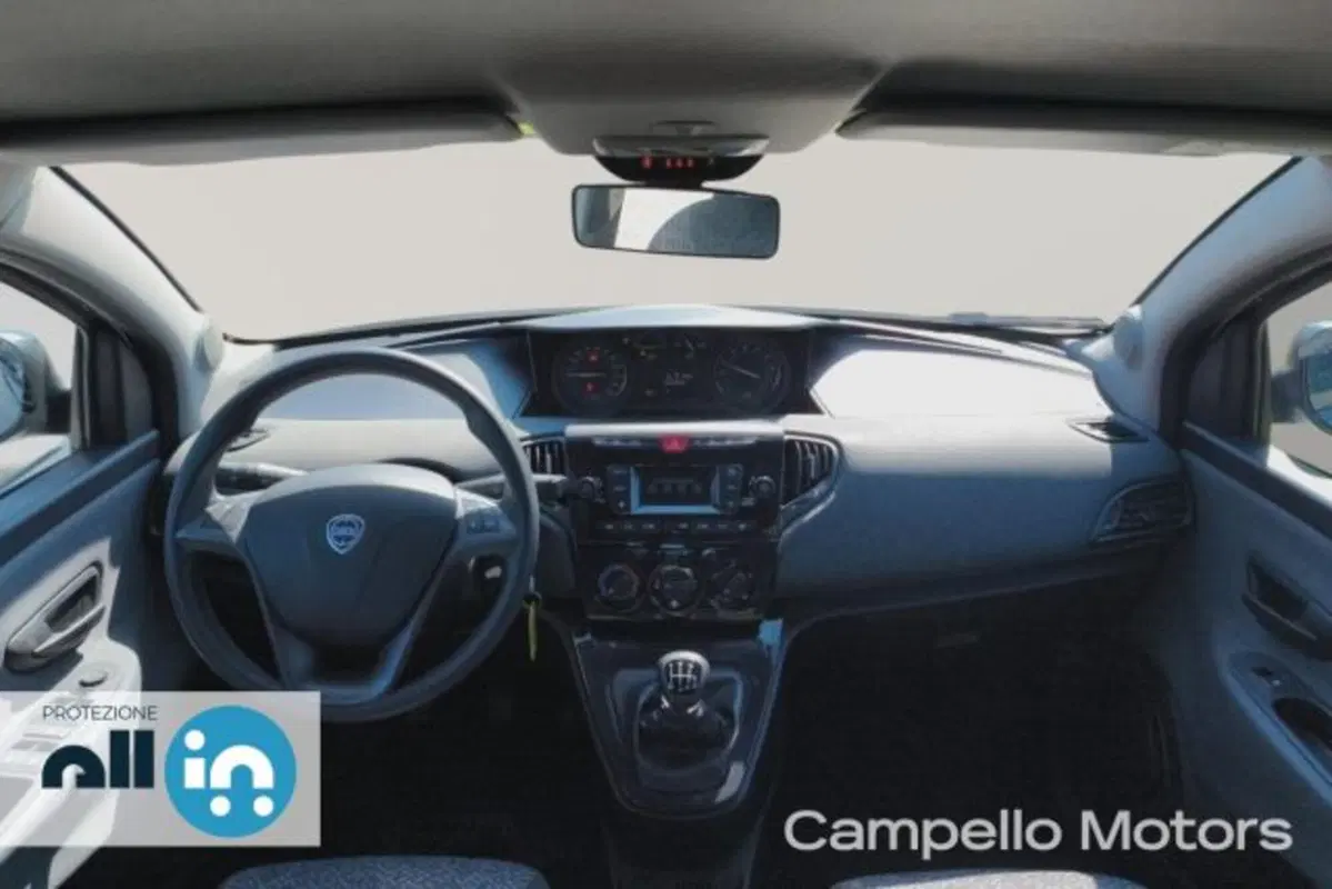 Lancia Ypsilon usata a Venezia (7)