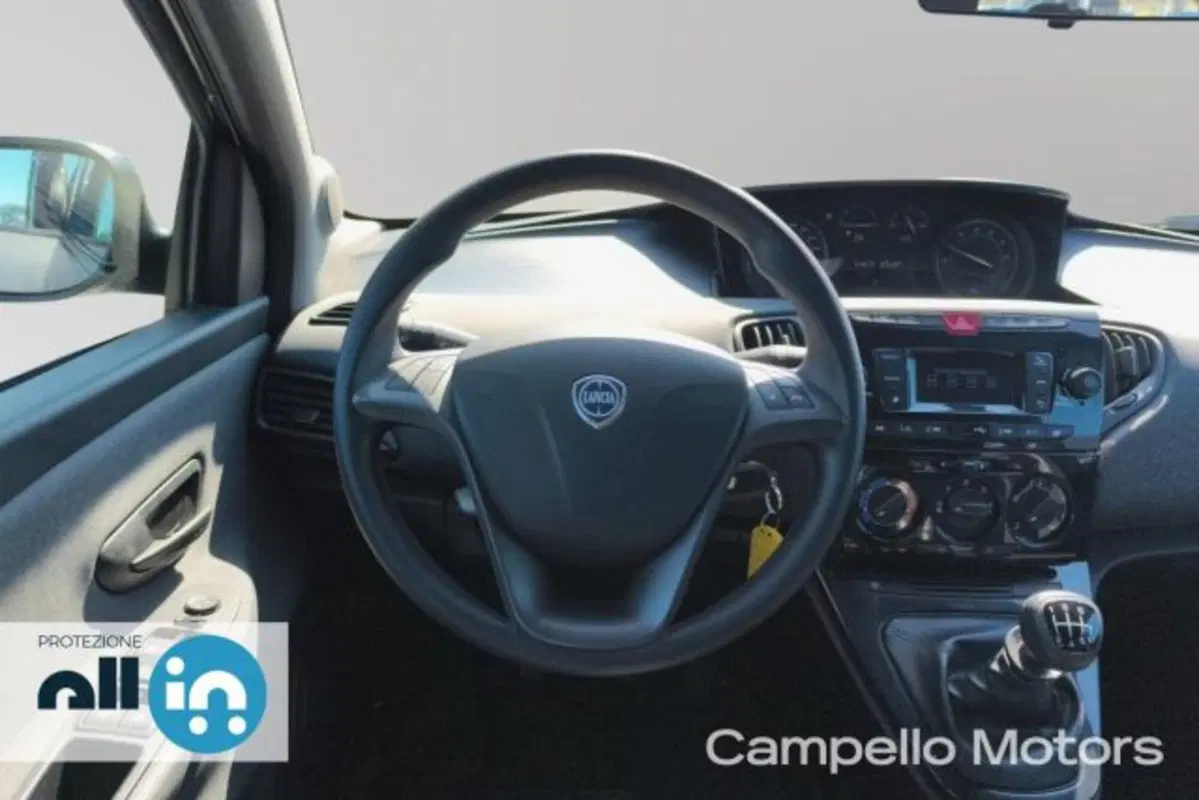 Lancia Ypsilon usata a Venezia (8)