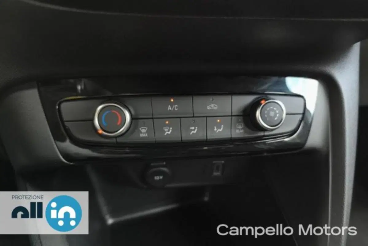 Opel Corsa usata a Venezia (12)