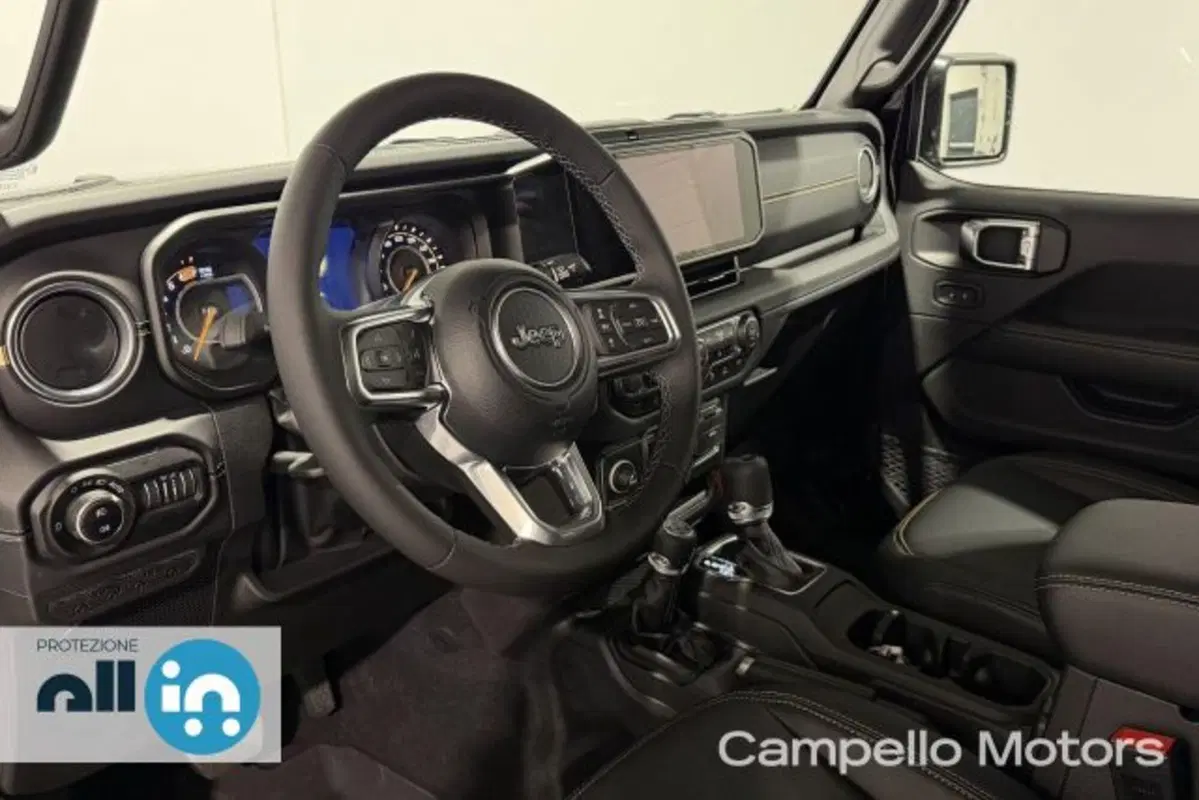 Jeep Wrangler Unlimited nuova a Venezia (11)