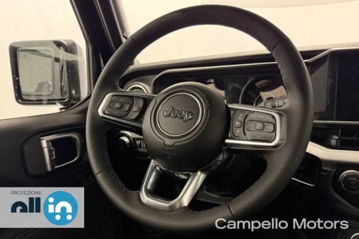 Jeep Wrangler Unlimited nuova a Venezia (14)