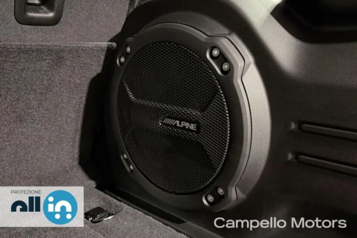 Jeep Wrangler Unlimited nuova a Venezia (16)