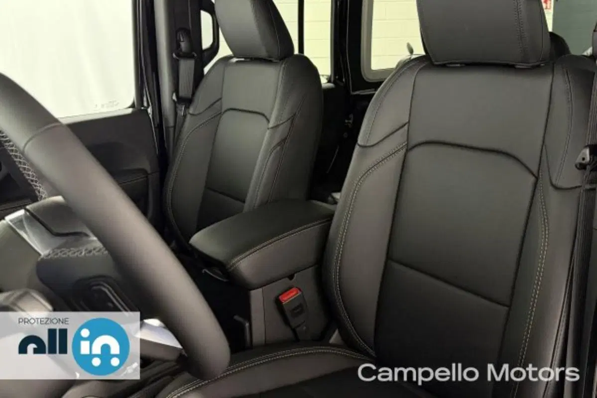 Jeep Wrangler Unlimited nuova a Venezia (7)