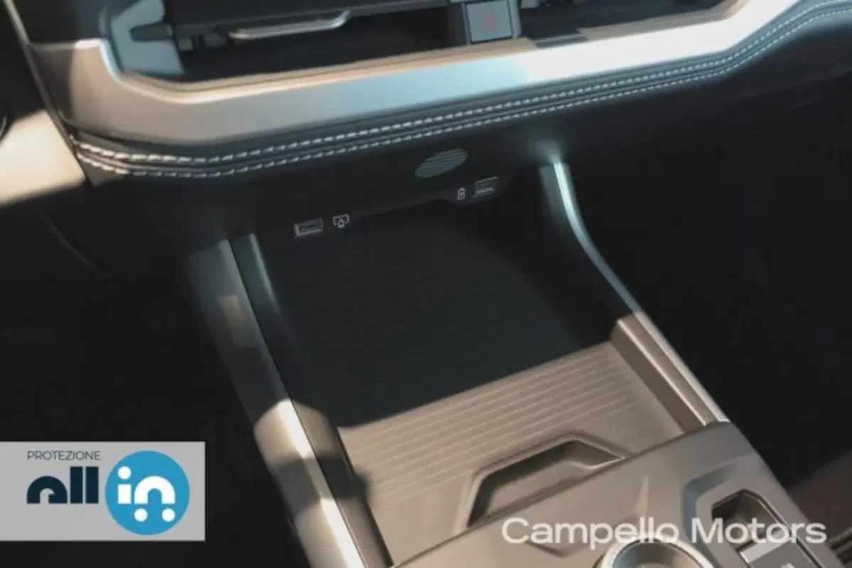 Jeep Compass nuova a Venezia (12)