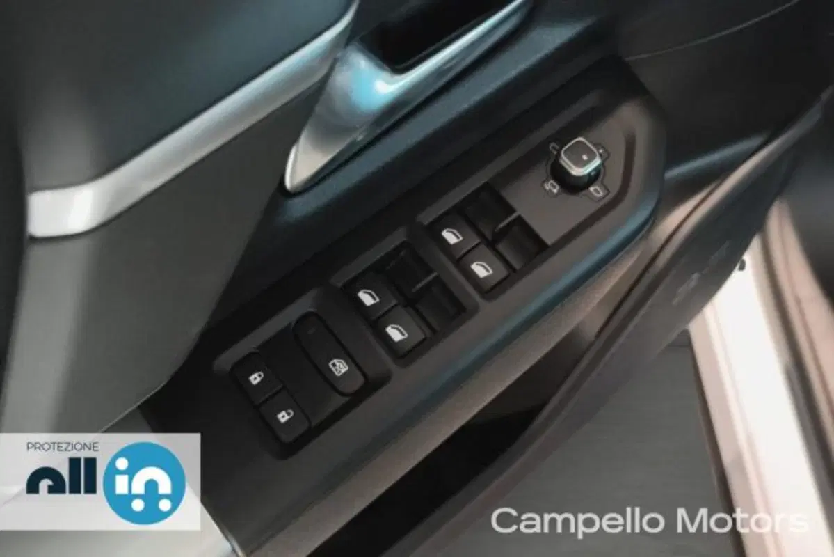 Jeep Compass nuova a Venezia (16)