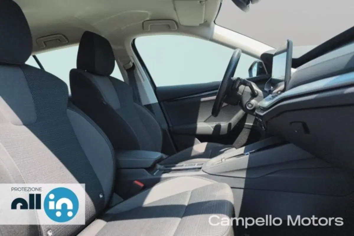 Skoda Octavia Station Wagon usata a Venezia (16)