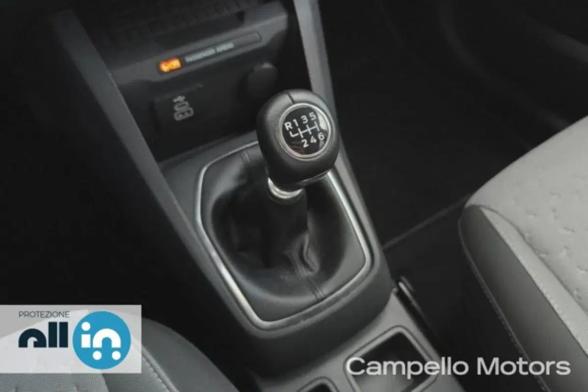 Ford Tourneo Courier usata a Venezia (14)
