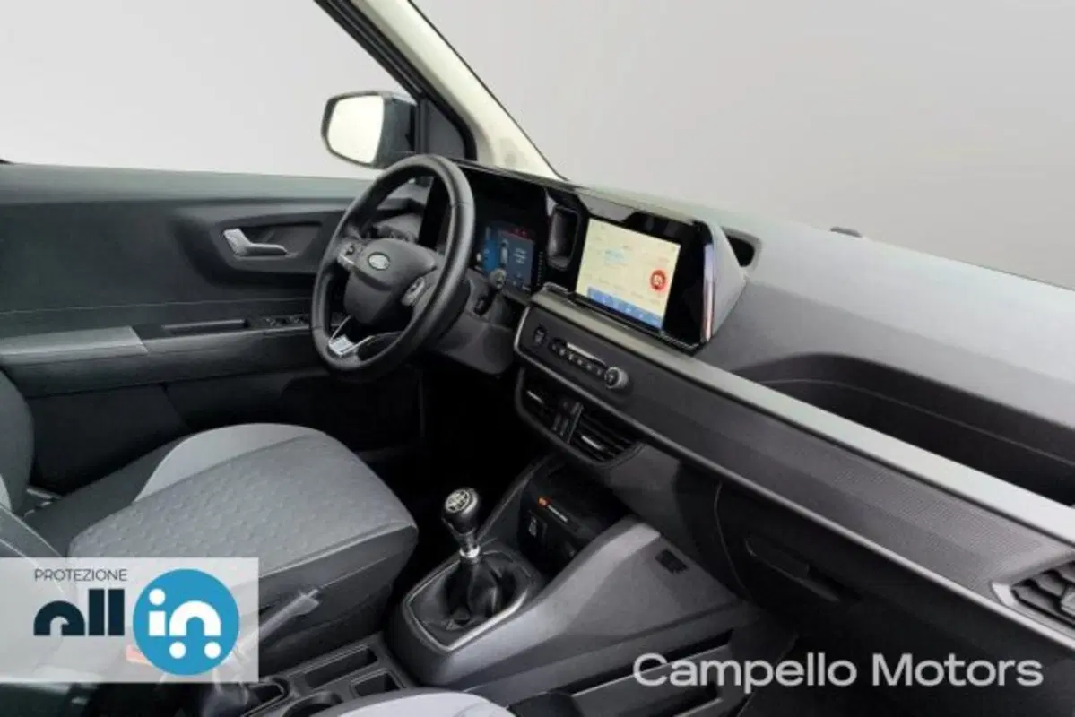 Ford Tourneo Courier usata a Venezia (15)