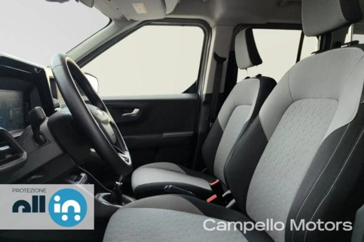Ford Tourneo Courier usata a Venezia (5)