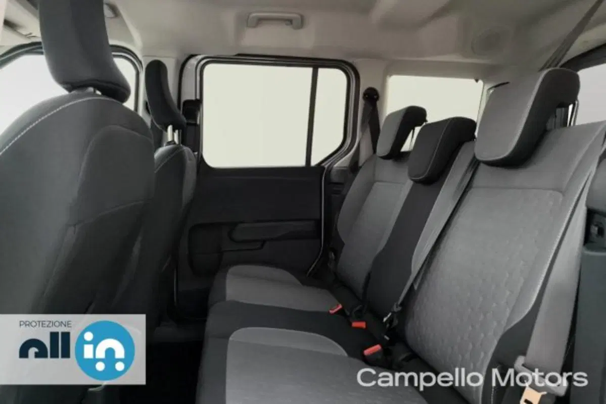 Ford Tourneo Courier usata a Venezia (6)