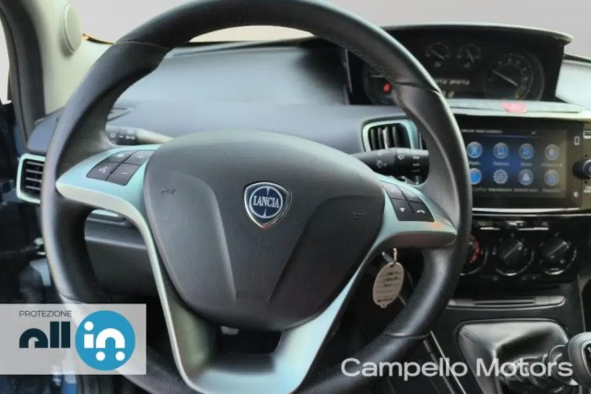 Lancia Ypsilon usata a Venezia (12)