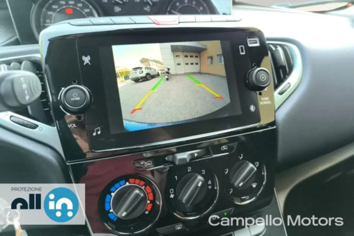 Lancia Ypsilon usata a Venezia (14)
