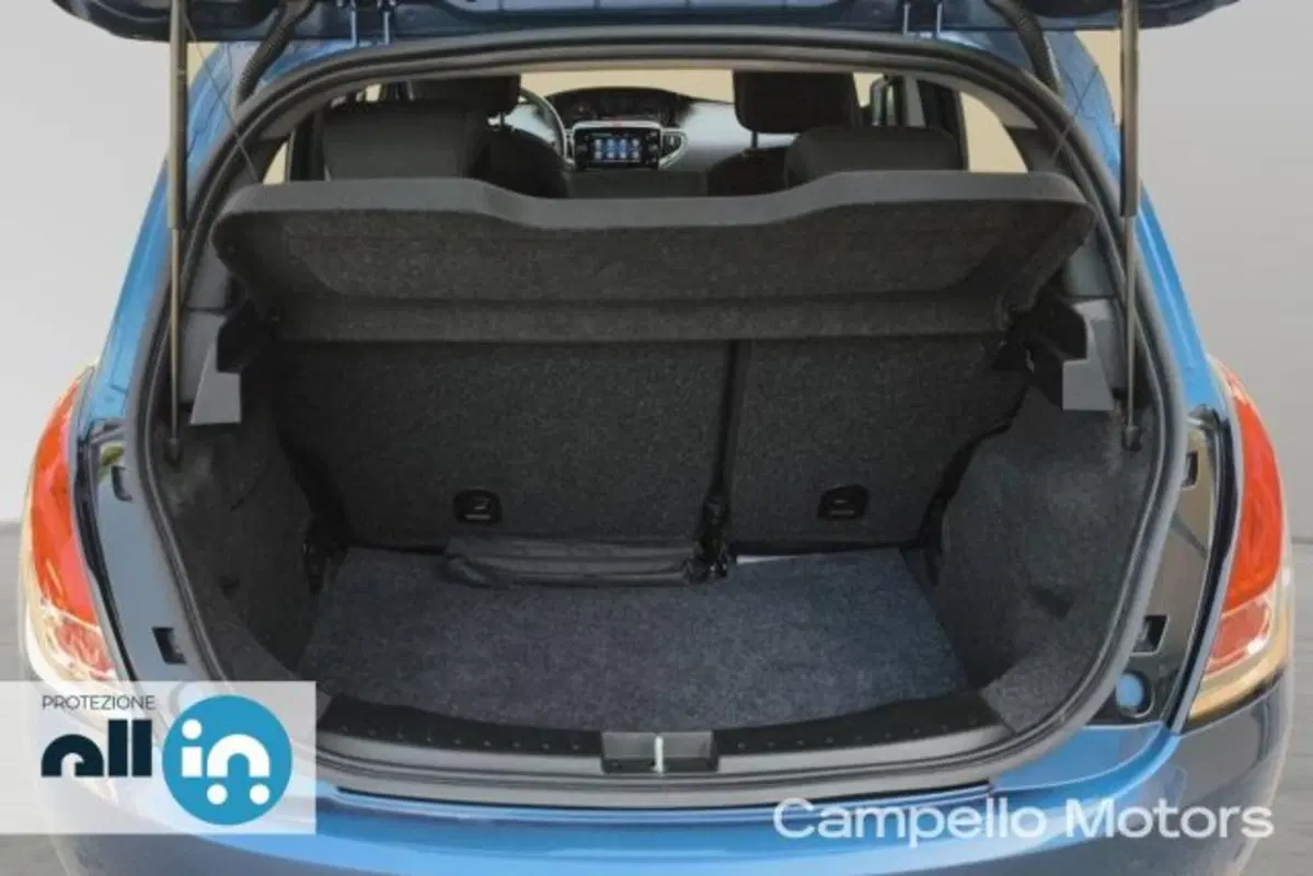 Lancia Ypsilon usata a Venezia (16)