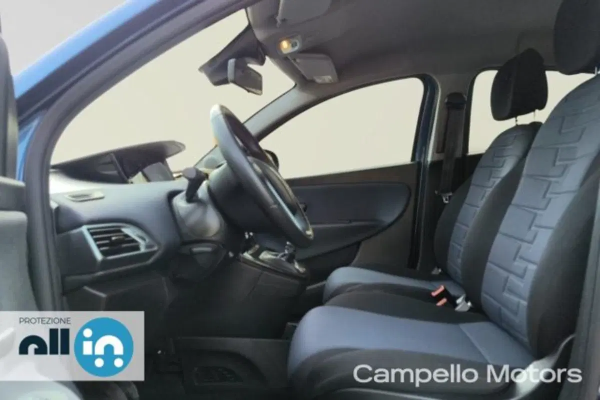 Lancia Ypsilon usata a Venezia (9)