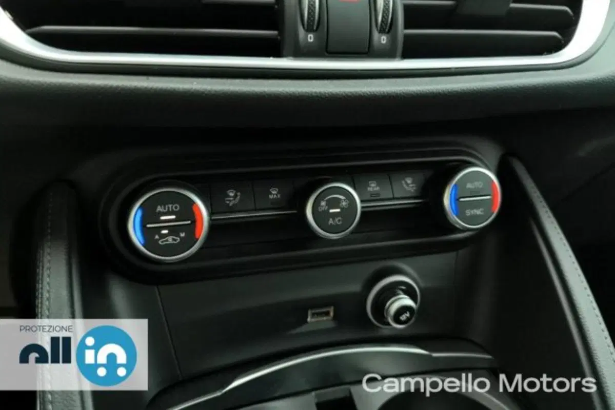 Alfa Romeo Stelvio usata a Venezia (13)