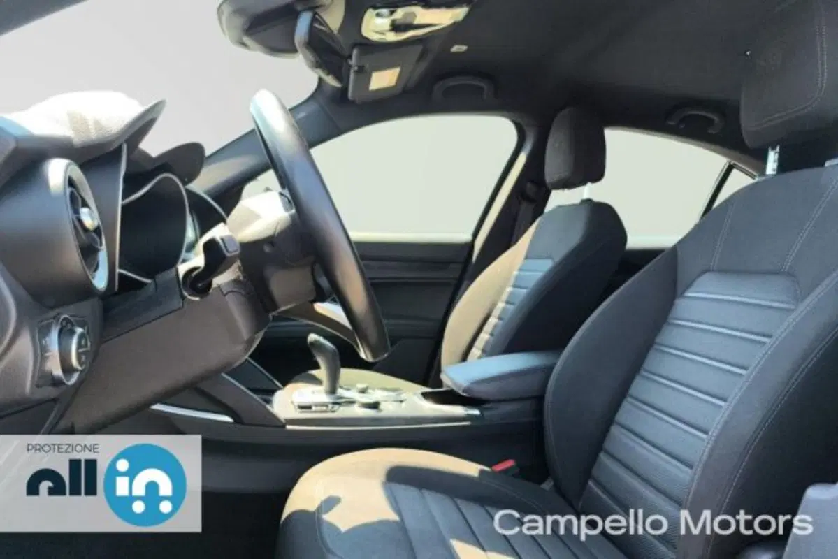 Alfa Romeo Stelvio usata a Venezia (5)