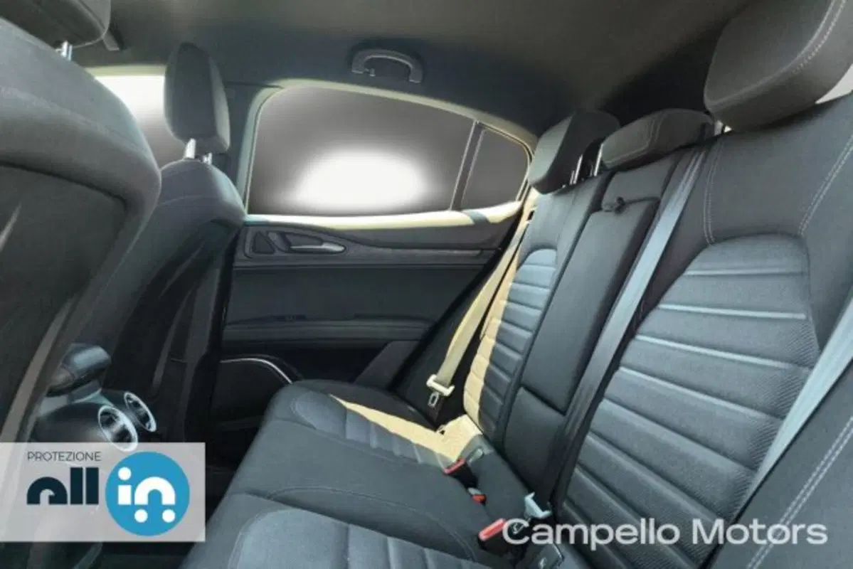 Alfa Romeo Stelvio usata a Venezia (6)