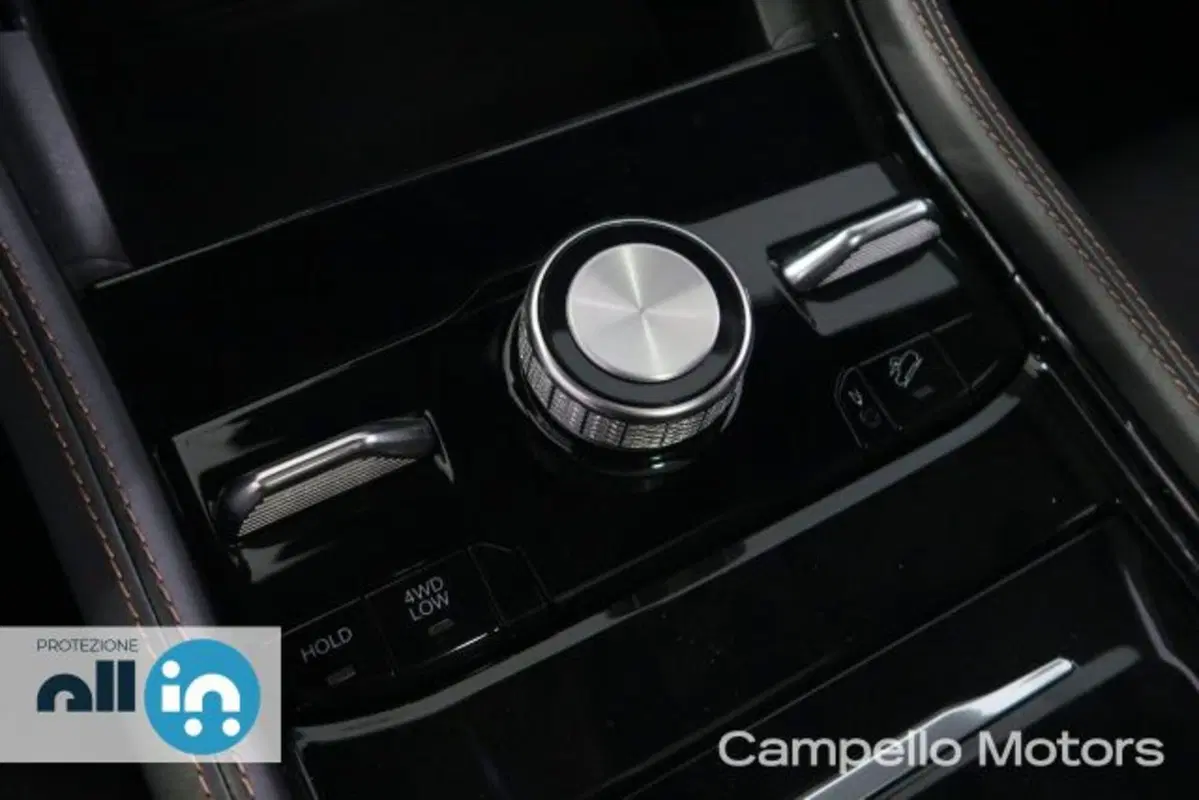 Jeep Grand Cherokee nuova a Venezia (11)