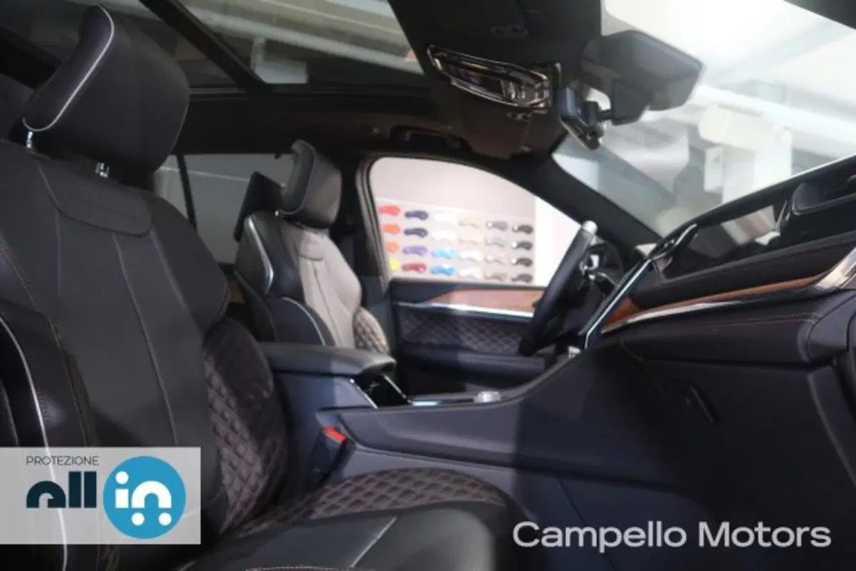Jeep Grand Cherokee nuova a Venezia (4)